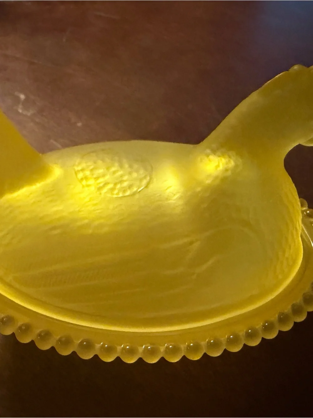 Yellow Satin 4.5” import hen on nest
